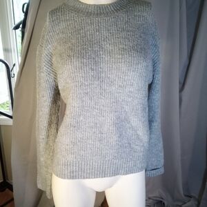 H&M Gray Crew Neck Sweater with Ribbed Texture